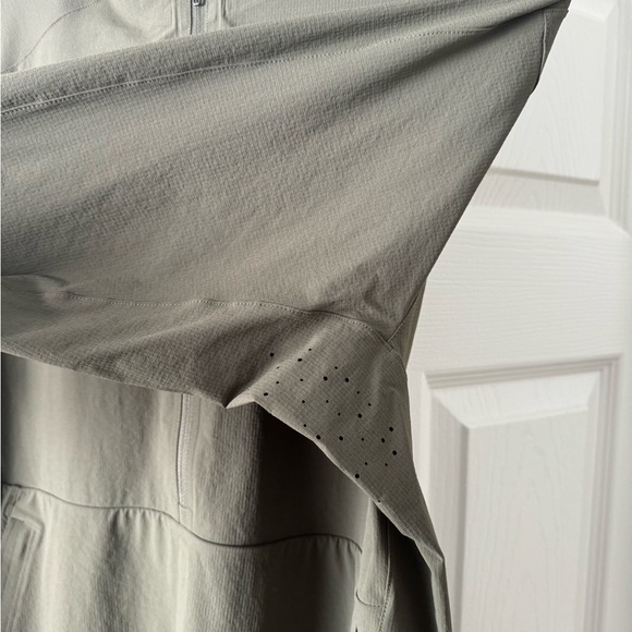 Lululemon Expeditionist Anorak Jacket in Olive, Size S - Picture 4 of 7